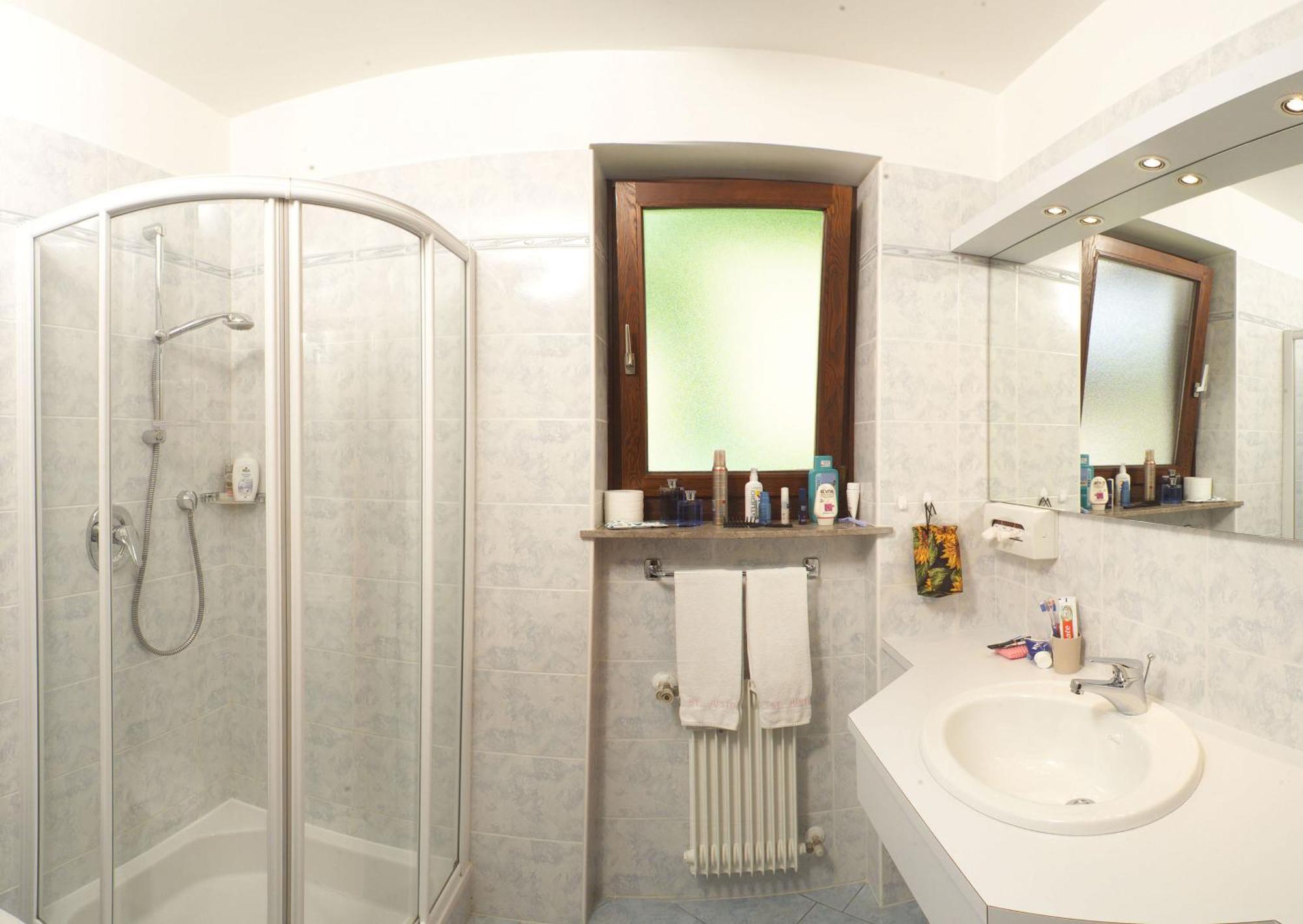 Hotel St. Justina Hof Appiano Sulla Strada Del Vino Εξωτερικό φωτογραφία
