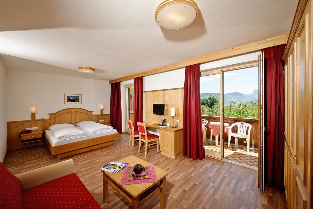 Hotel St. Justina Hof Appiano Sulla Strada Del Vino Εξωτερικό φωτογραφία