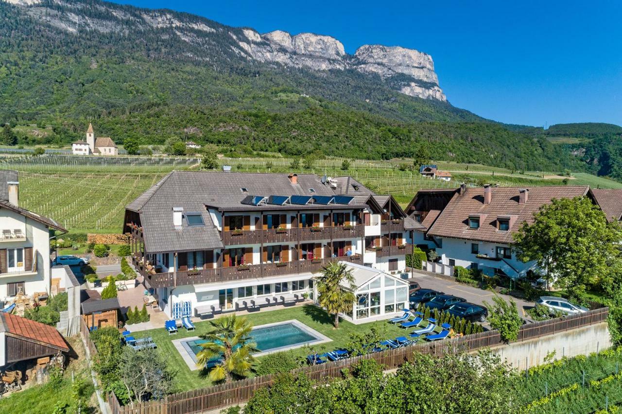 Hotel St. Justina Hof Appiano Sulla Strada Del Vino Εξωτερικό φωτογραφία