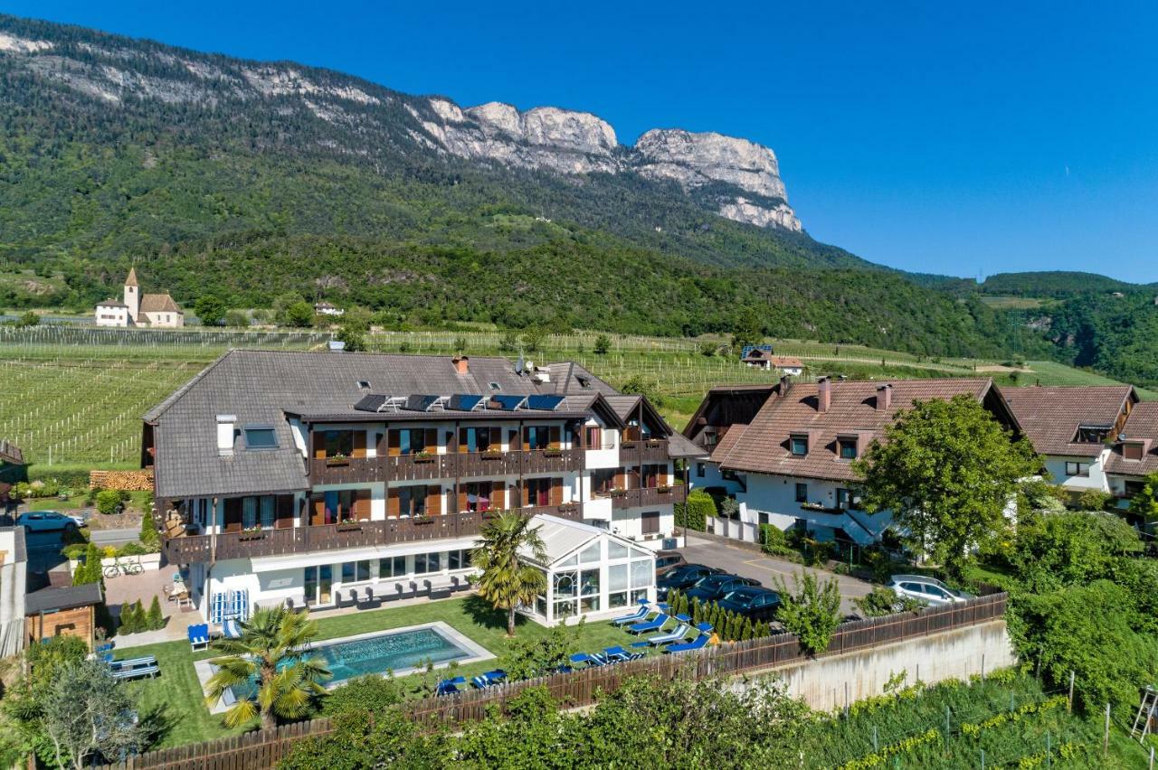 Hotel St. Justina Hof Appiano Sulla Strada Del Vino Εξωτερικό φωτογραφία